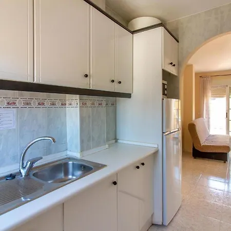 Cozy In With Kitchenette Τορεβιέχα